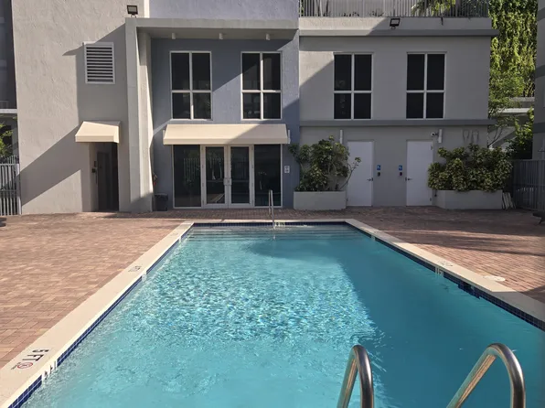 269 NW 7th St APT 421, Miami, FL 33136