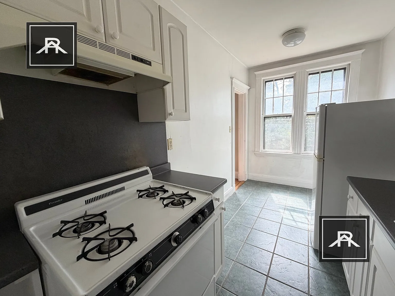 32 Sidlaw Rd — Photo 4