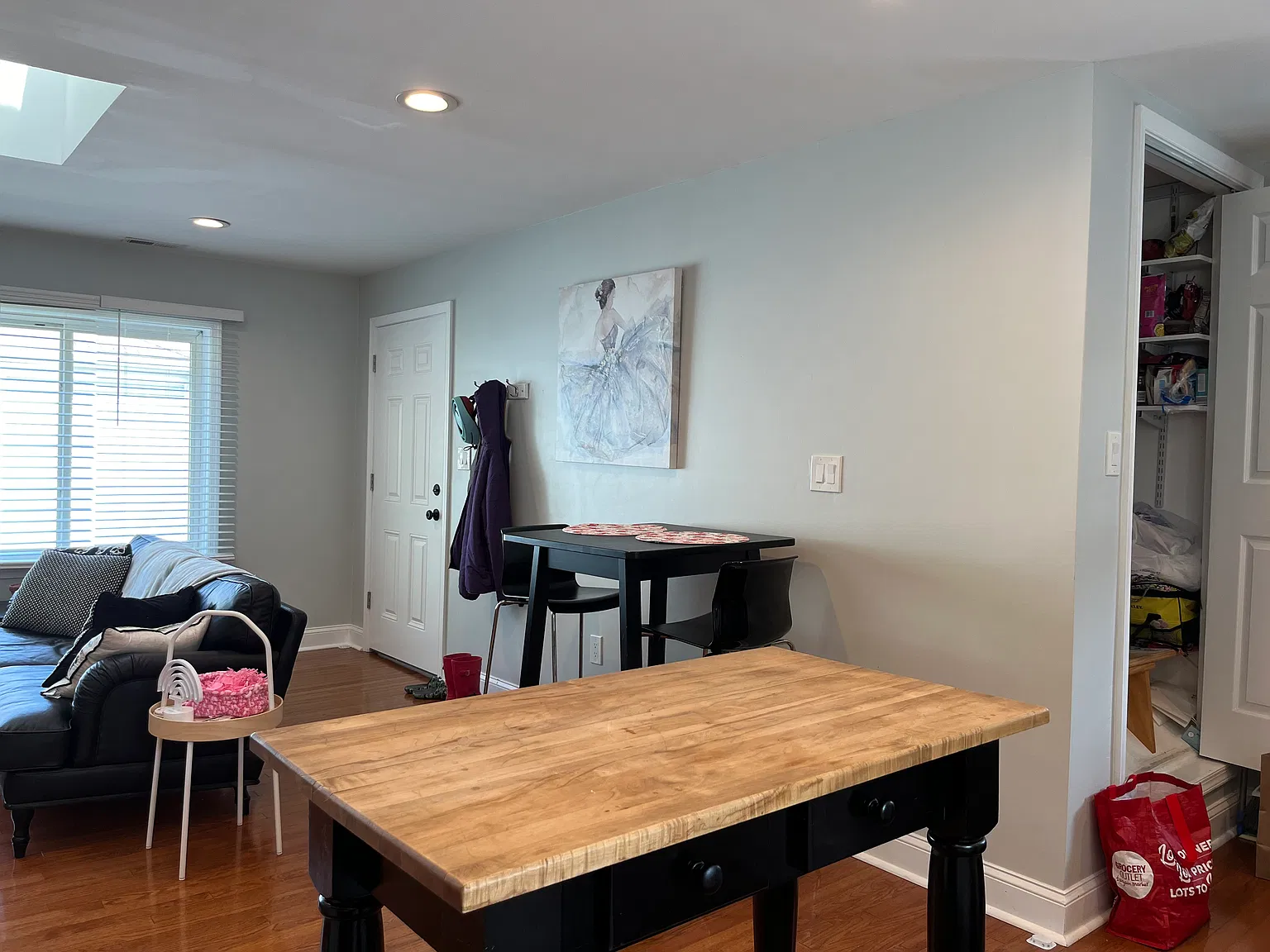 2 bed, 700 sqft, $2,195 — Photo 4