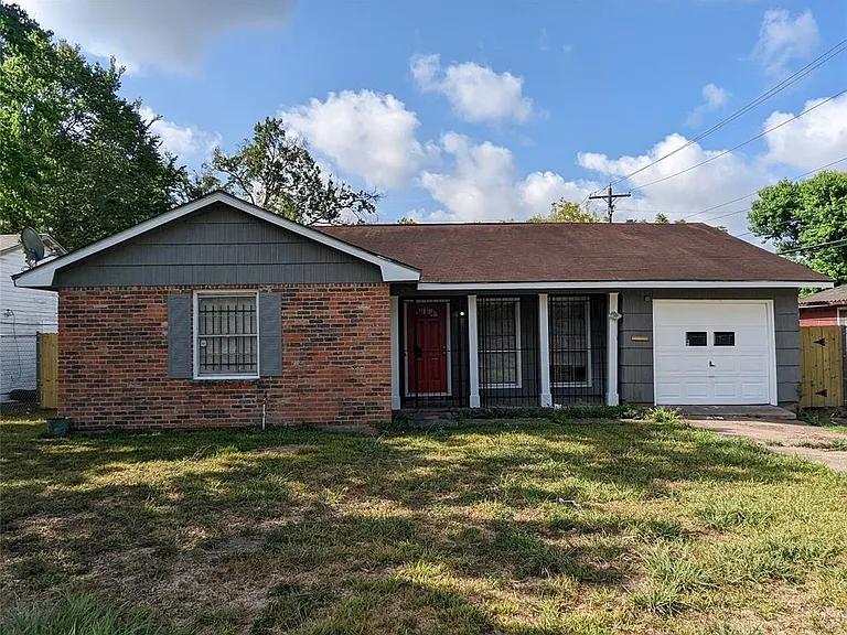 5622 Elmlawn Dr — Photo 1