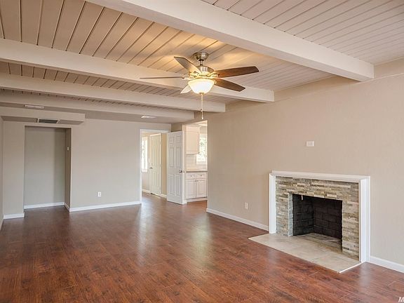 3rd image of 5921 Canary Dr