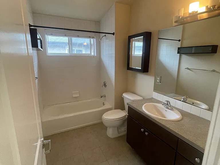 834 N 145th Ln — Photo 12