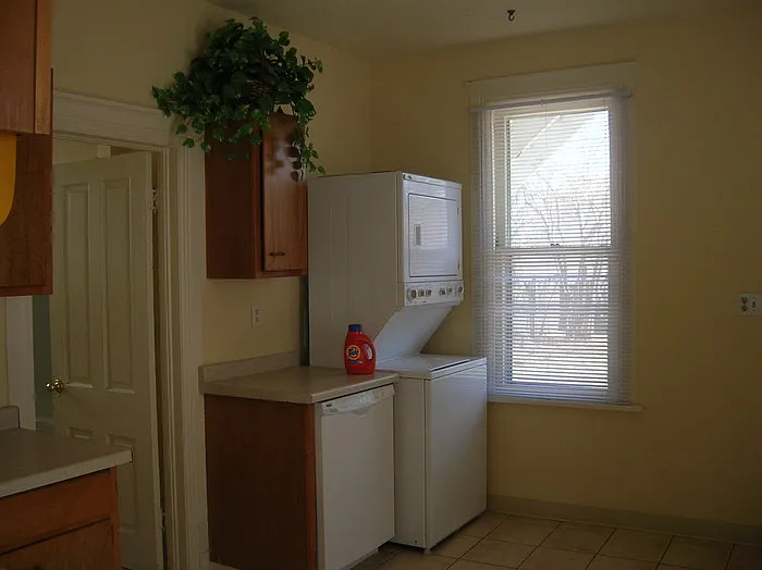 1407 Washington St NE #1 — Photo 12