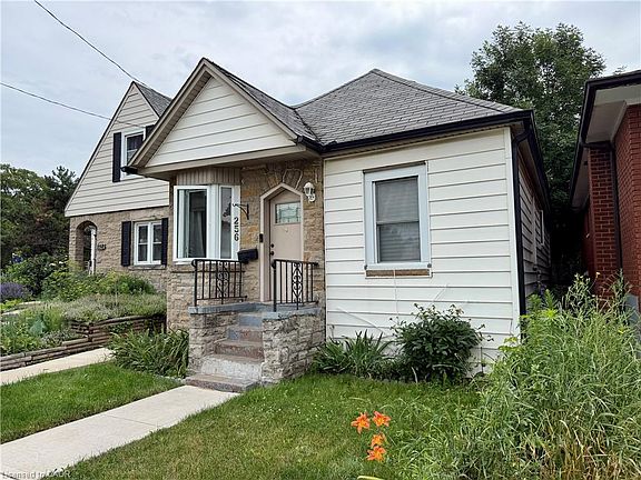 2nd image of 256 Fairfield Ave