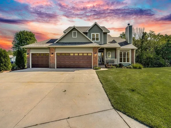 706 E Wahoo Cir, Derby, KS 67037
