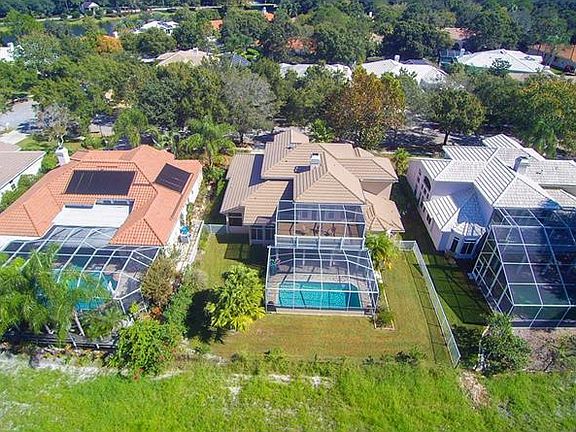 2nd image of 17941 Holly Brook Dr