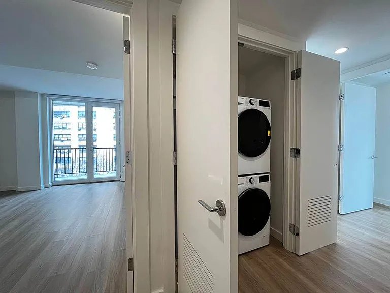 100 Sullivan Pl #216 — Photo 7