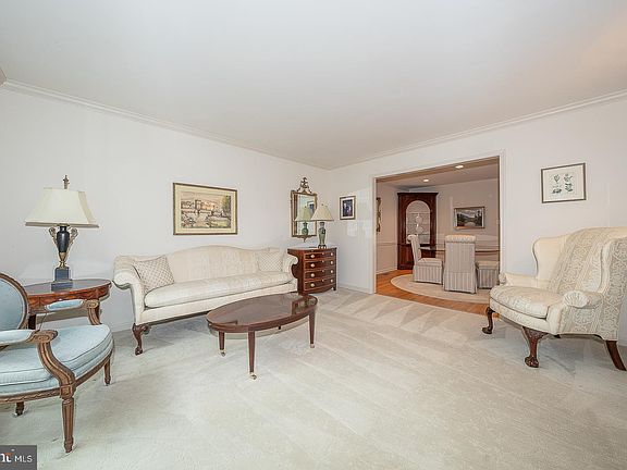 5th image of 442 Chandlee Dr