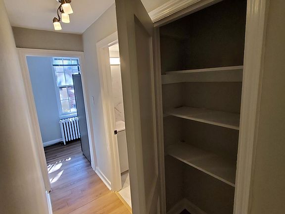 4th image of 415 S Van Pelt St APT E4