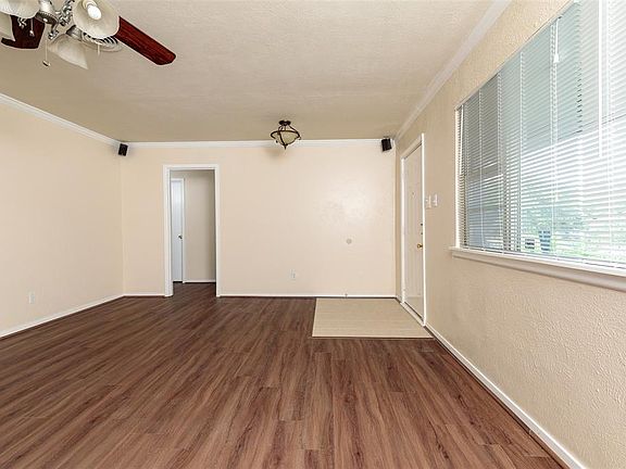 5th image of 4909 Stadium Dr