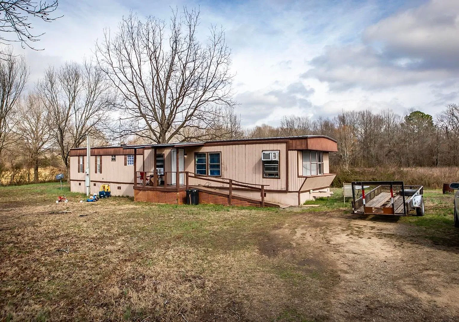 2 bed, 1.5 bath, 800 sqft, $700 — Photo 1