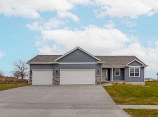 1550 Partridge Ln, Waterloo, IA 50701