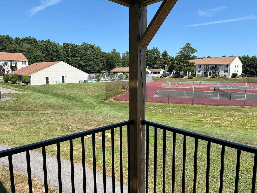 2 bed, 1.0 bath, 804 sqft, $2,300 — Photo 4