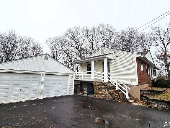 5th image of 11 Allison Road