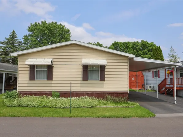 128 Mohawk Pl, Manchester, NY 14504