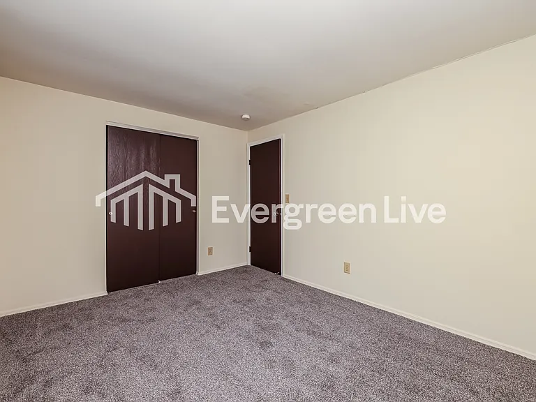 8213 Mount Carmel St — Photo 12