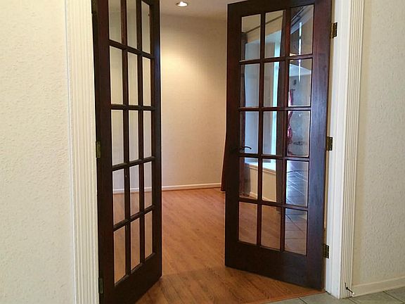 5th image of 807 Mockingbird Ln