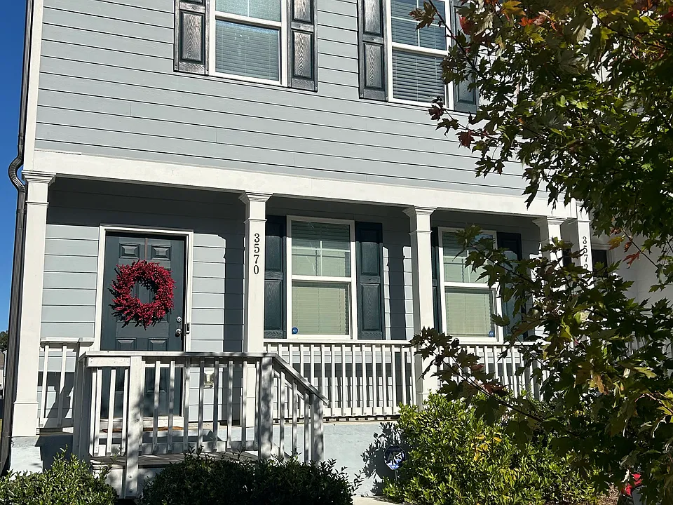 3570 Saratoga Cir