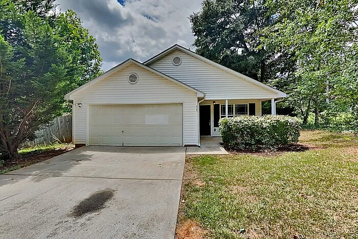 3 bed, 2.0 bath, 1365 sqft, $1,745 — Photo 1