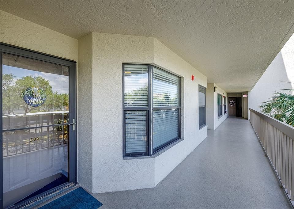 1st image of 1316 PASADENA AVENUE S #206