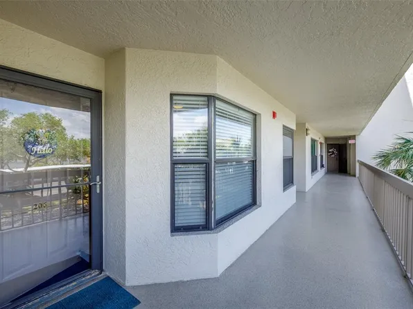 1316 Pasadena Ave S APT 206, South Pasadena, FL 33707