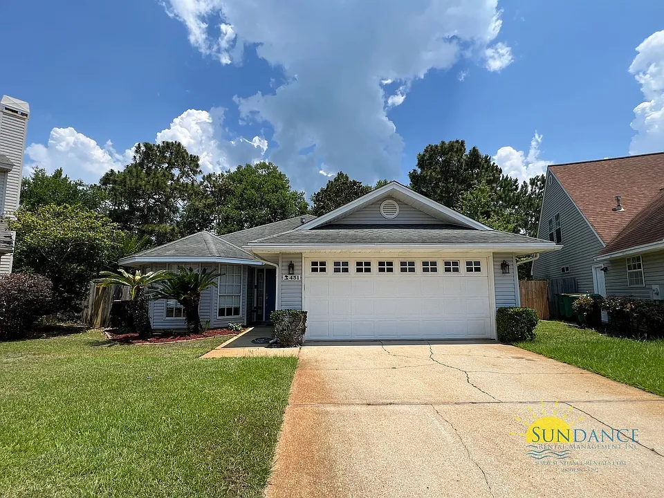 451 Forest Glen Pl