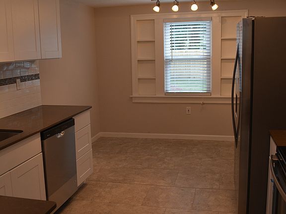 3rd image of 4552 Polaris St