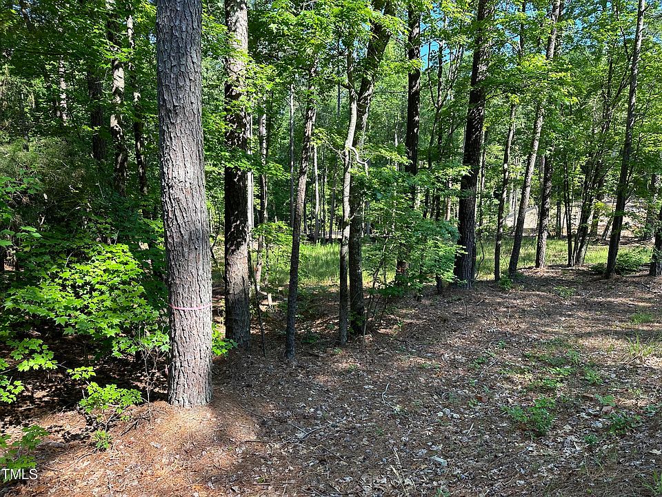 2nd image of 810 Jasmine Rd #21