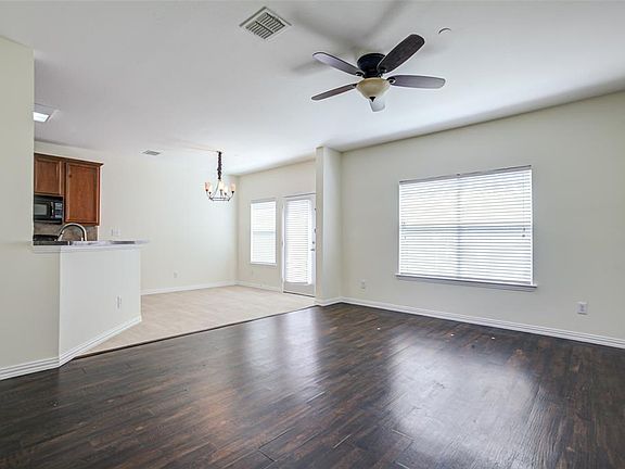4th image of 3308 Belladonna Dr