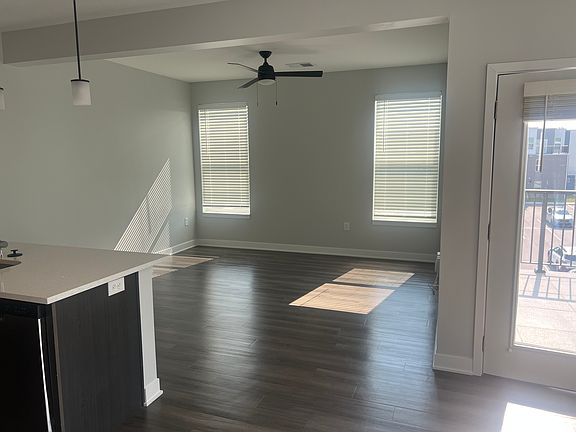5th image of 3690 Paramount Dr #310