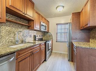 1900 68th St N APT 301, Saint Petersburg, FL 33710