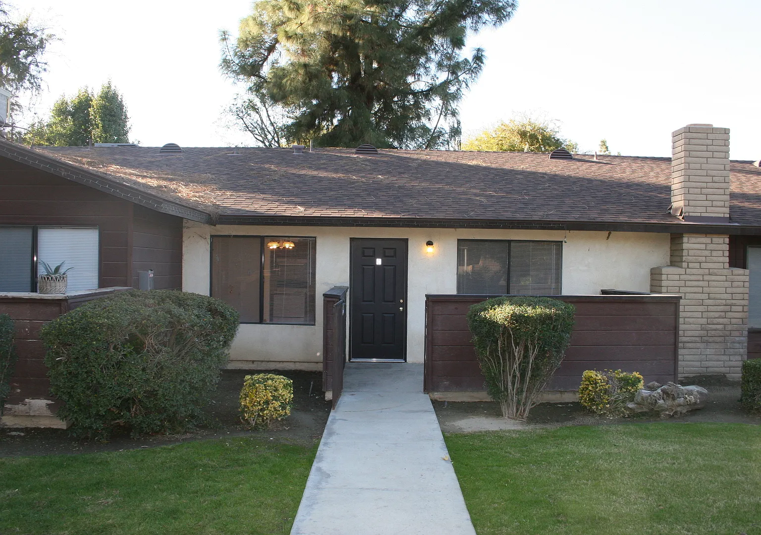 N Laurelglen Blvd 7612 — Photo 2