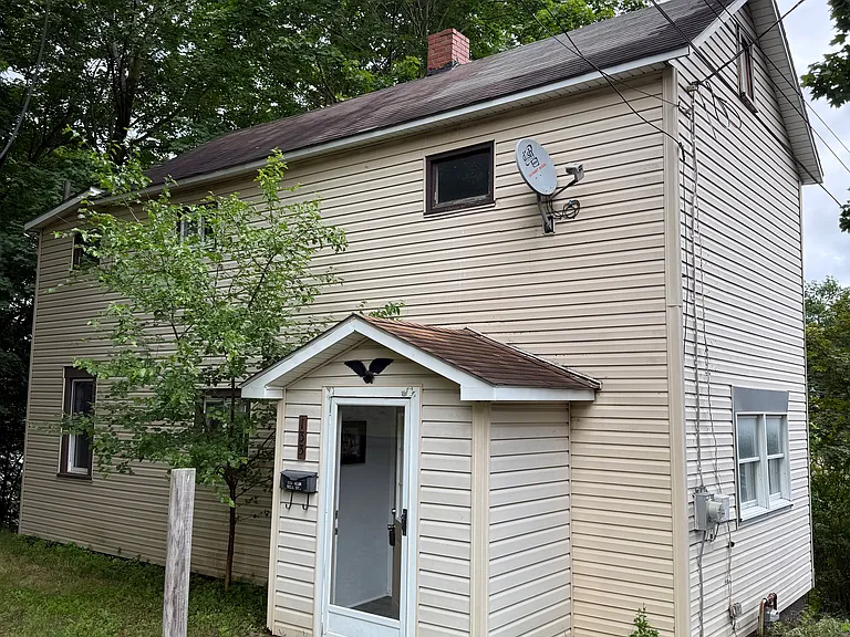 133R Sell St — Photo 1