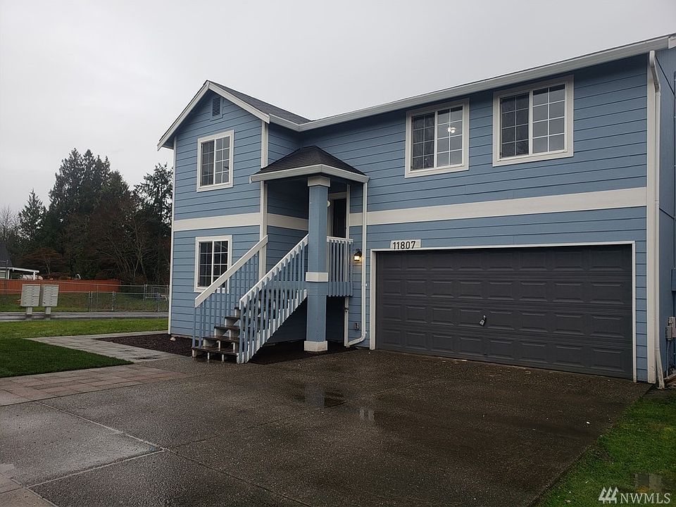 1st image of 11807 10th Ave E