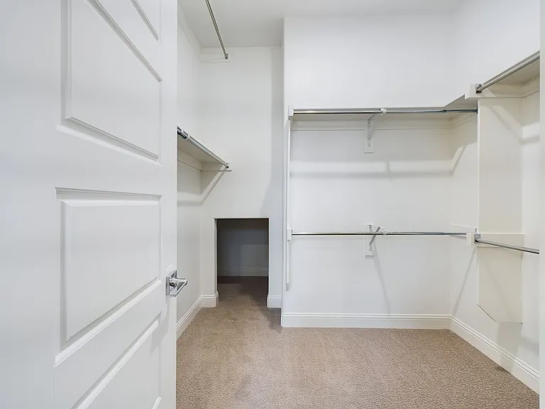 11192 Hocking Hills Dr — Photo 7
