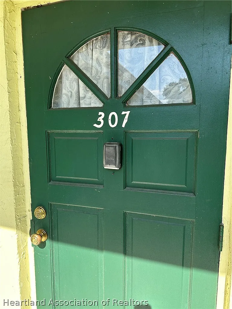 1 bed, 1.0 bath, 575 sqft, $1,000 — Photo 1