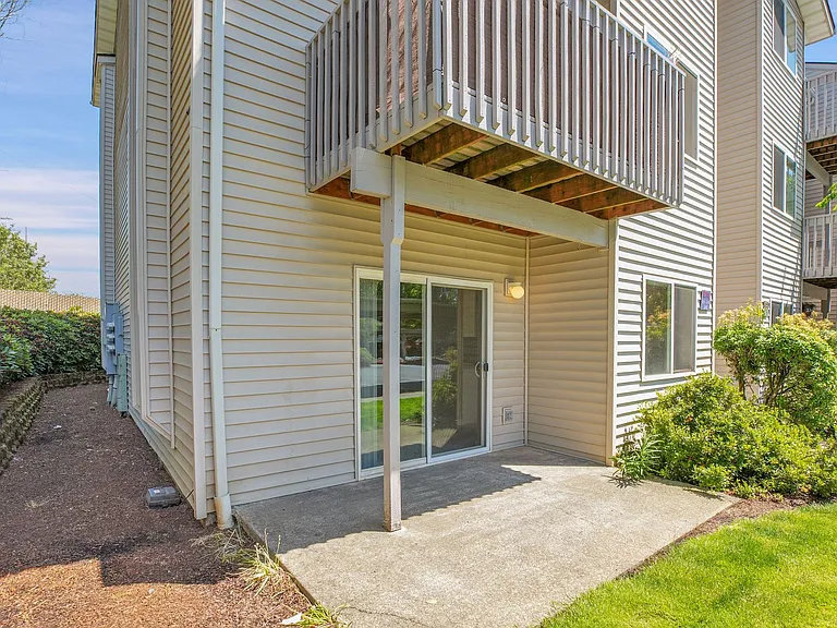 Live the South Salem Lifestyle: Walkable city, beautiful nature, endless possibilities. — Photo 37