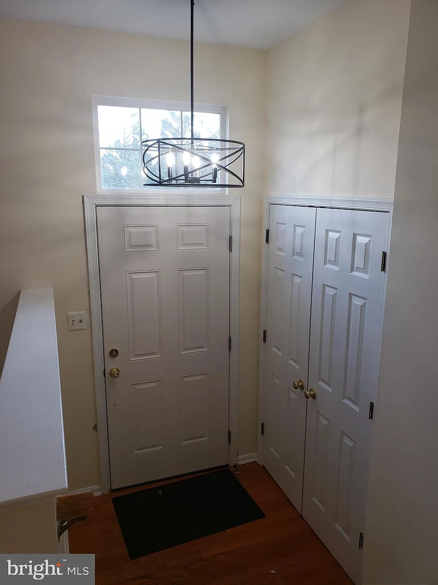 Building Photo - 2102 Racquet Pl