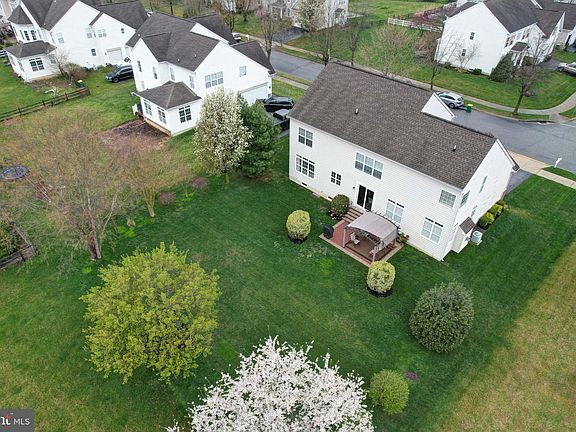 5th image of 209 Snow Goose Dr