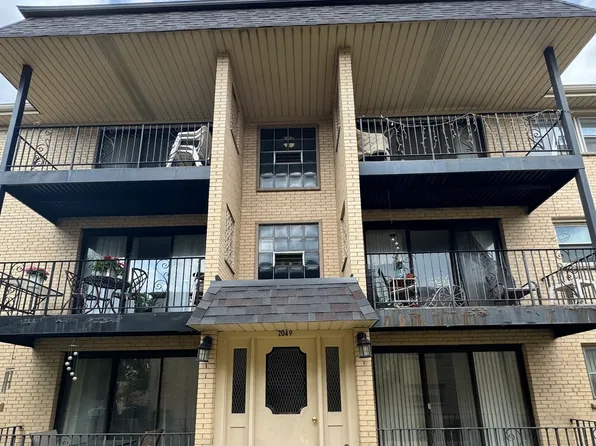 2049 N Harlem Ave APT 3E, Chicago, IL 60707