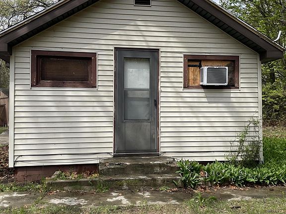 2nd image of 50 N Sheridan Dr