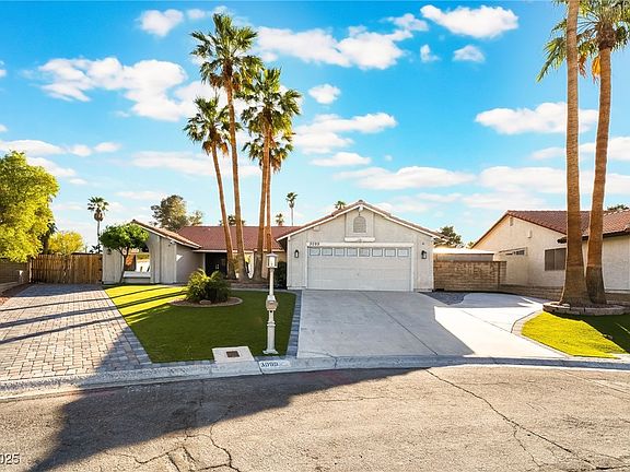 2nd image of 3099 Palmdesert Way