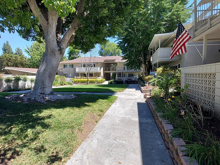476 Calle Cadiz — Photo 15