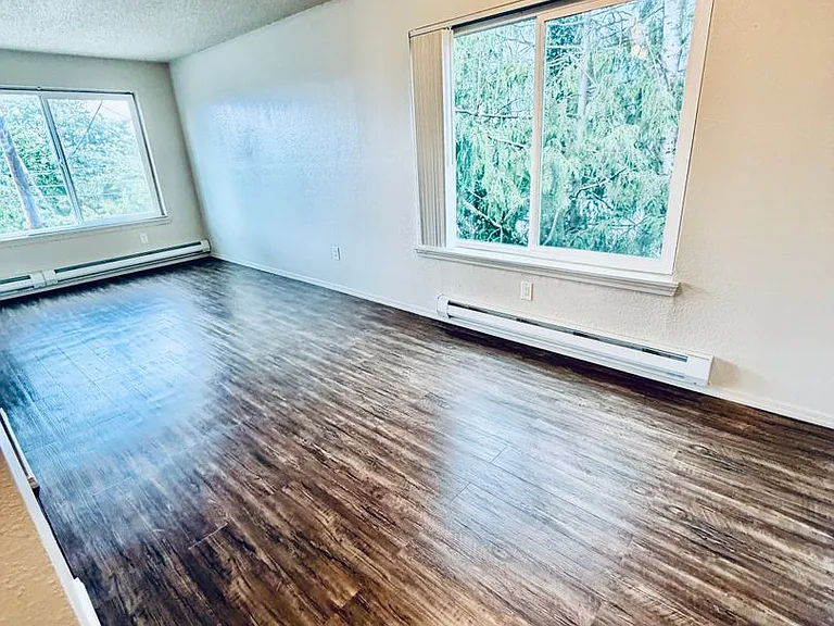 5913 Rainier Ave S — Photo 4