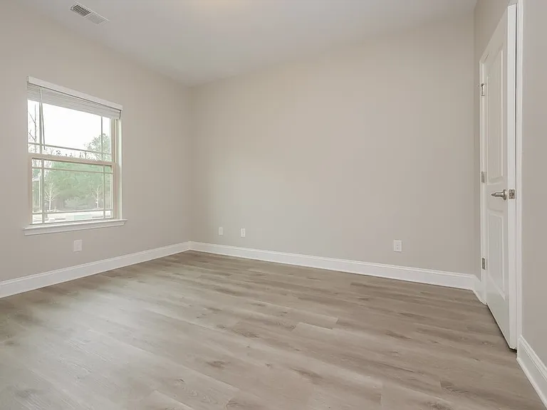 231 Galway Ln — Photo 12