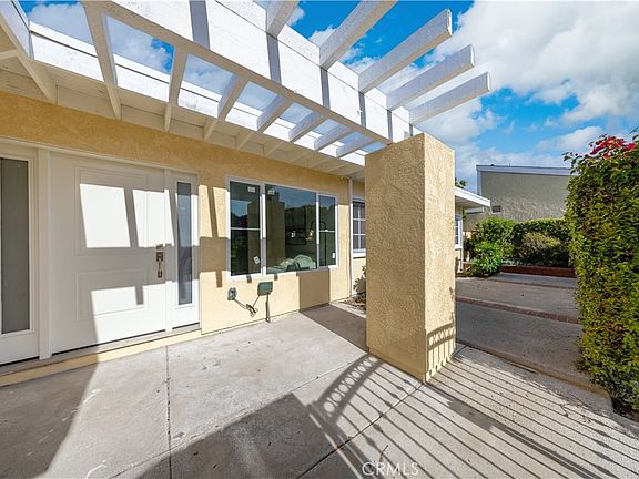 3rd image of 19421 Sierra Lago Rd