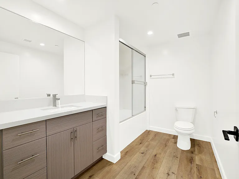 10247 Variel Ave — Photo 29