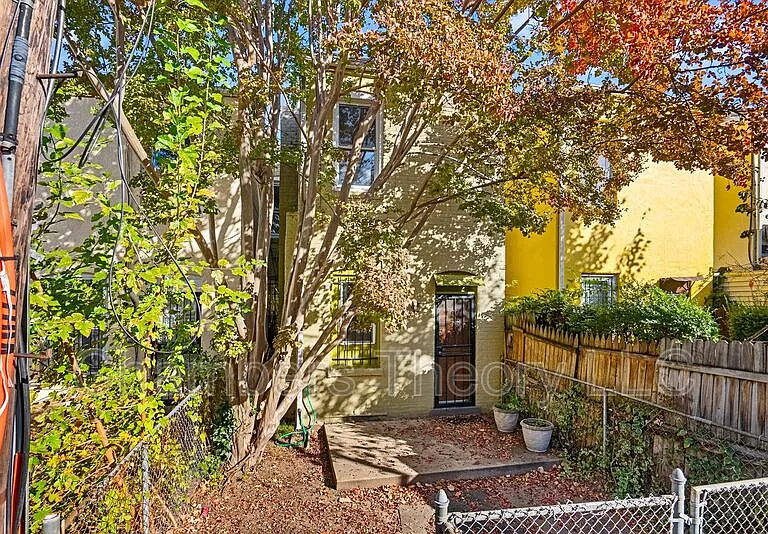1309 Emerald St NE — Photo 25
