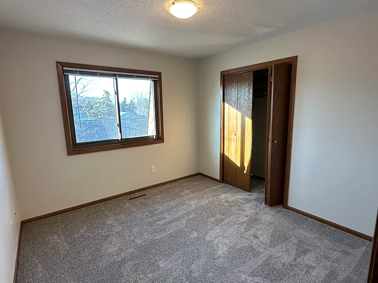 225 Heather Ln #4 — Photo 16