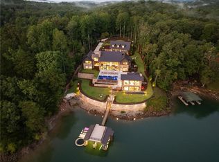 725 Rocky Point Dr, Morganton, GA 30560